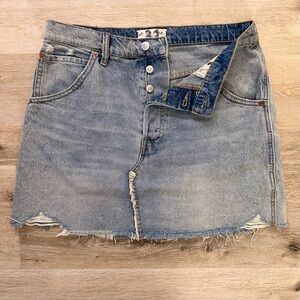 We The Free Women’s Denim Mini Skirt w/ Button Fly - Size 31